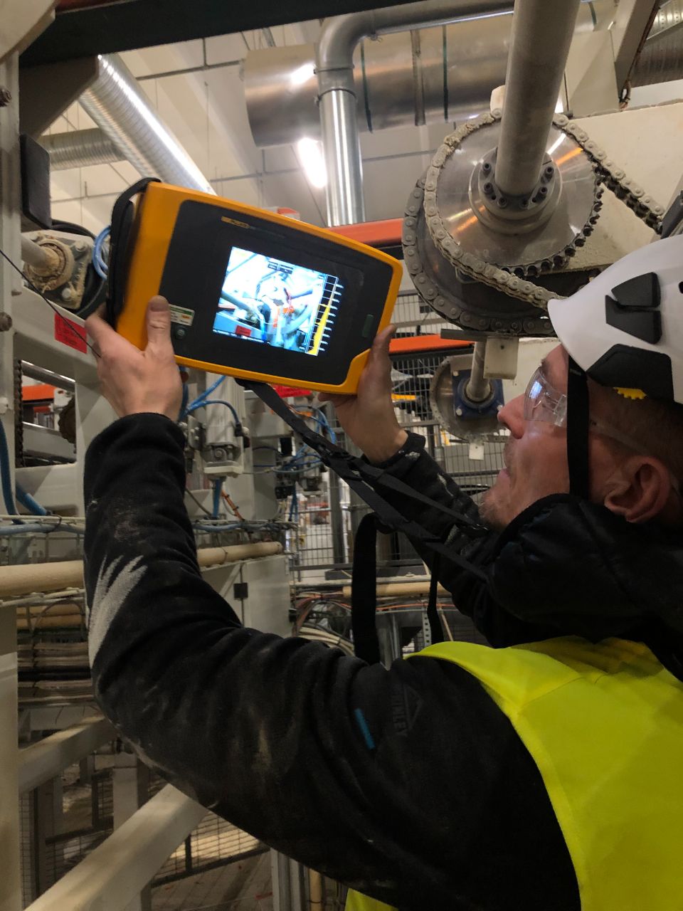 Paineilman vuotokuvaus sahalla